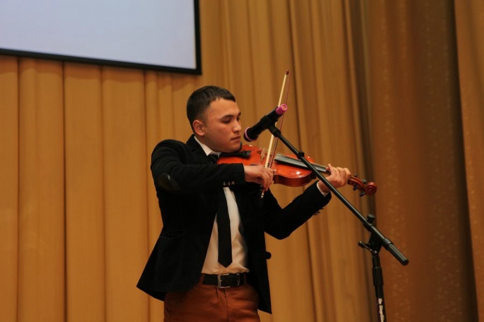 Фестиваль дружбы народов прошел в Елабужском институте КФУ Фестиваль дружбы народов прошел в Елабужском институте КФУ