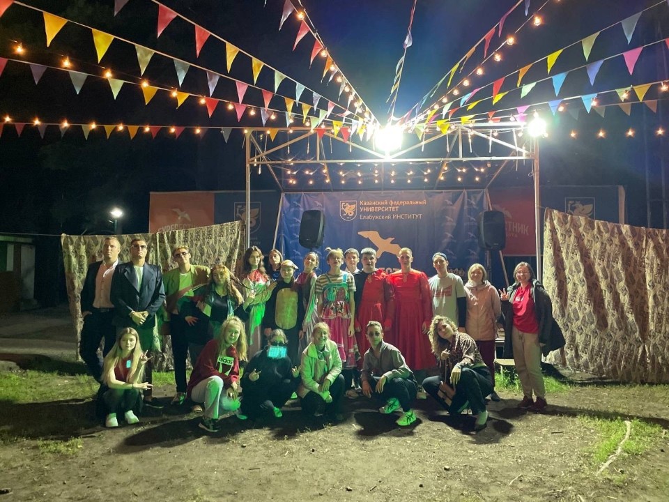 Лето в 'Буревестнике': состоялось открытие молодежной профильной смены 'Лидер' Лето в 'Буревестнике': состоялось открытие молодежной профильной смены 'Лидер'