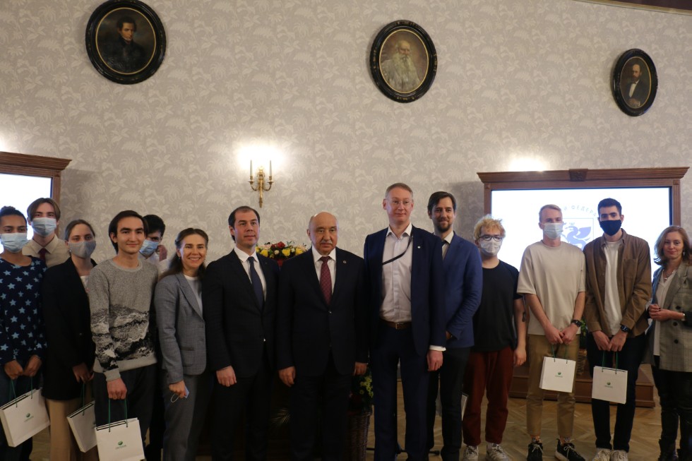 ���� ������ ������������ � ����