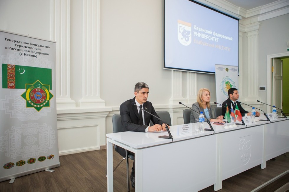 В Елабужский институт КФУ прибыл Генеральный консул Туркменистана в Казани В Елабужский институт КФУ прибыл Генеральный консул Туркменистана в Казани