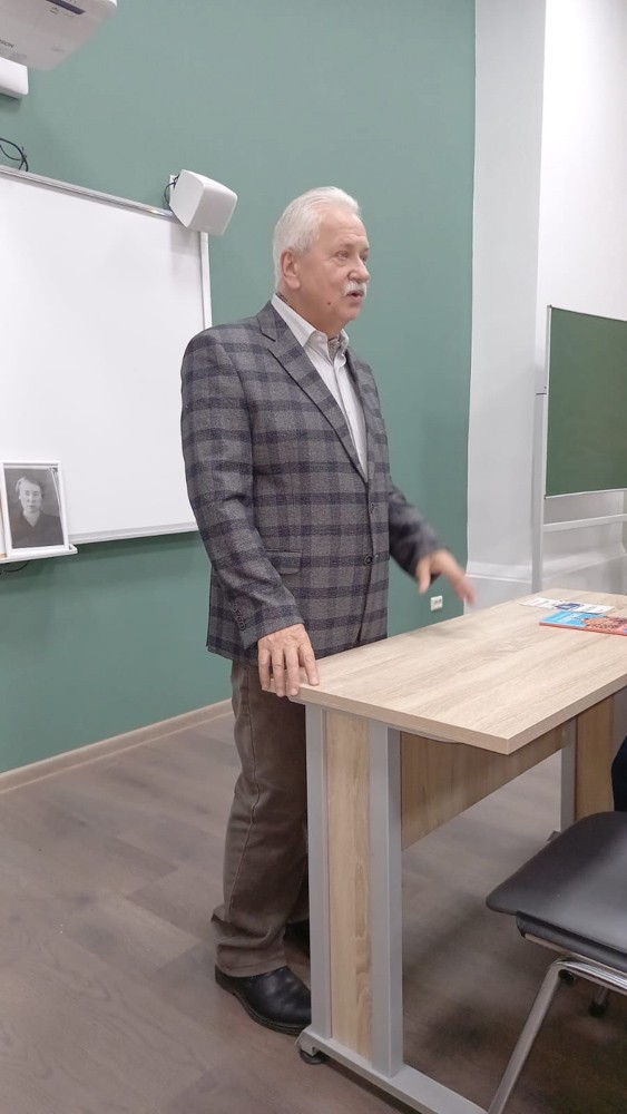 Прошел круглый стол, посвященный выдающимся ученым-филологам Елабужского института КФУ Прошел круглый стол, посвященный выдающимся ученым-филологам Елабужского института КФУ