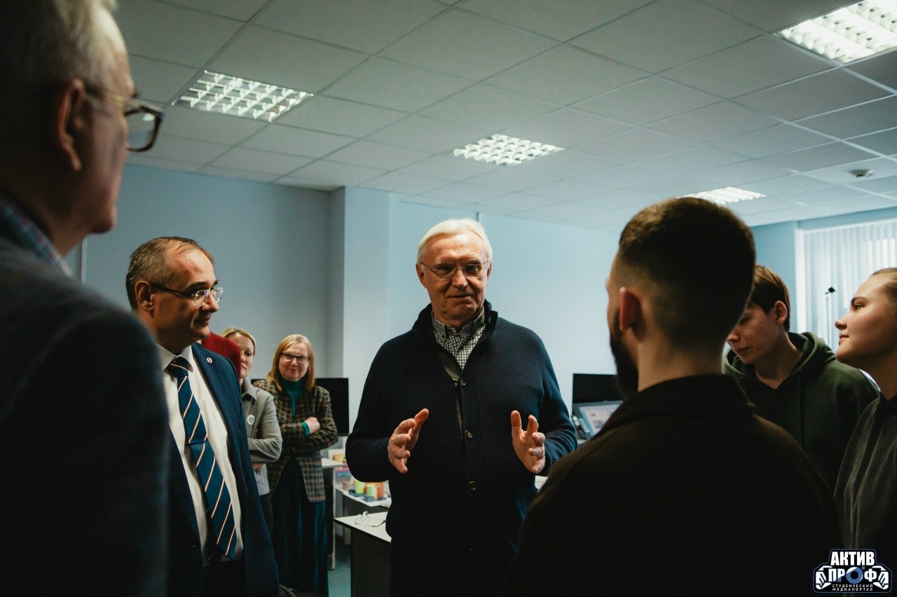 � ,��� &laquo;����� ���� ���&raquo;, ��� &laquo;�����&raquo;