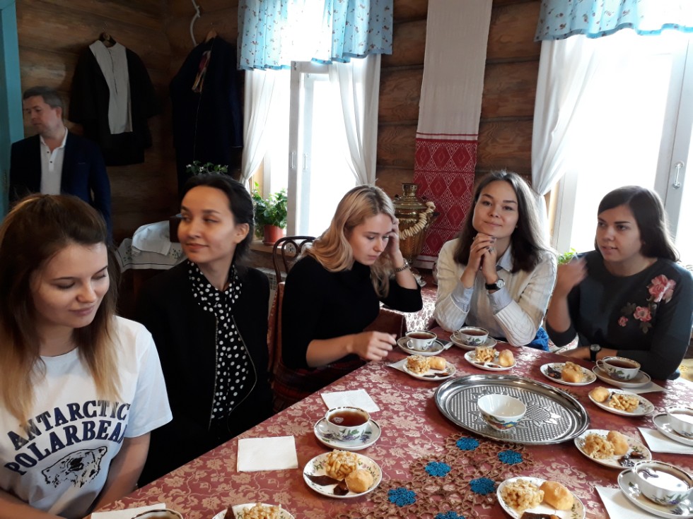 Английское чаепитие в Музее чак-чака? Английское чаепитие в Музее чак-чака?