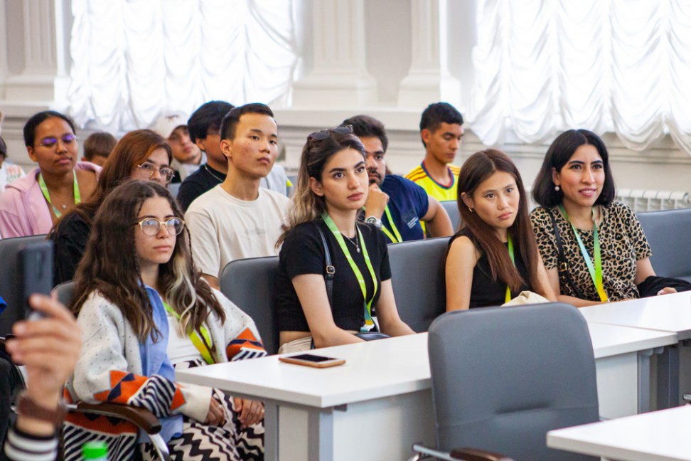 В Елабужский институт приехали студенты 'Летнего университета' В Елабужский институт приехали студенты 'Летнего университета'