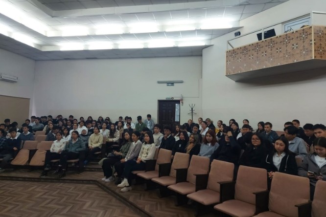 Встреча с выпускниками школ города Бишкек