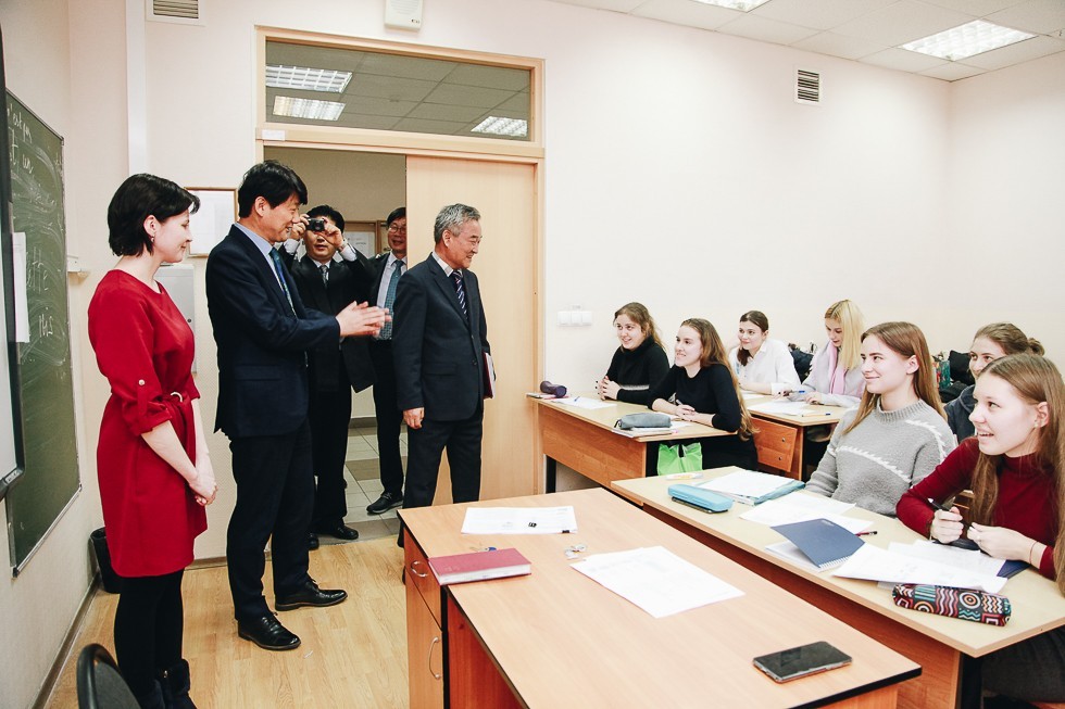 ИМО КФУ принял делегацию университета Синхай. Фотоотчет. ИМО КФУ принял делегацию университета Синхай. Фотоотчет.