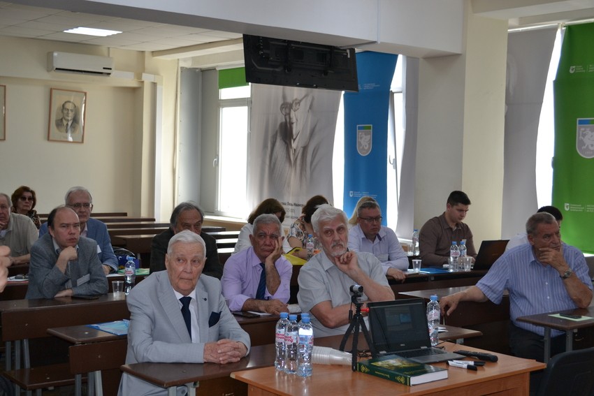 Преподаватель Елабужского института КФУ принял участие на международной конференции 'Дифференциальные уравнения и их приложения' Преподаватель Елабужского института КФУ принял участие на международной конференции 'Дифференциальные уравнения и их приложения'