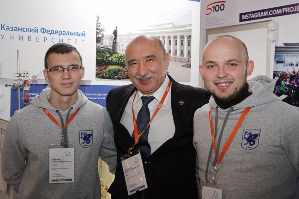 Kazan University Presents Its Achievements at National Tech Fair in Moscow ,expos, Aleksandr Povalko, Dmitry Livanov, medicine, IT, petroleum