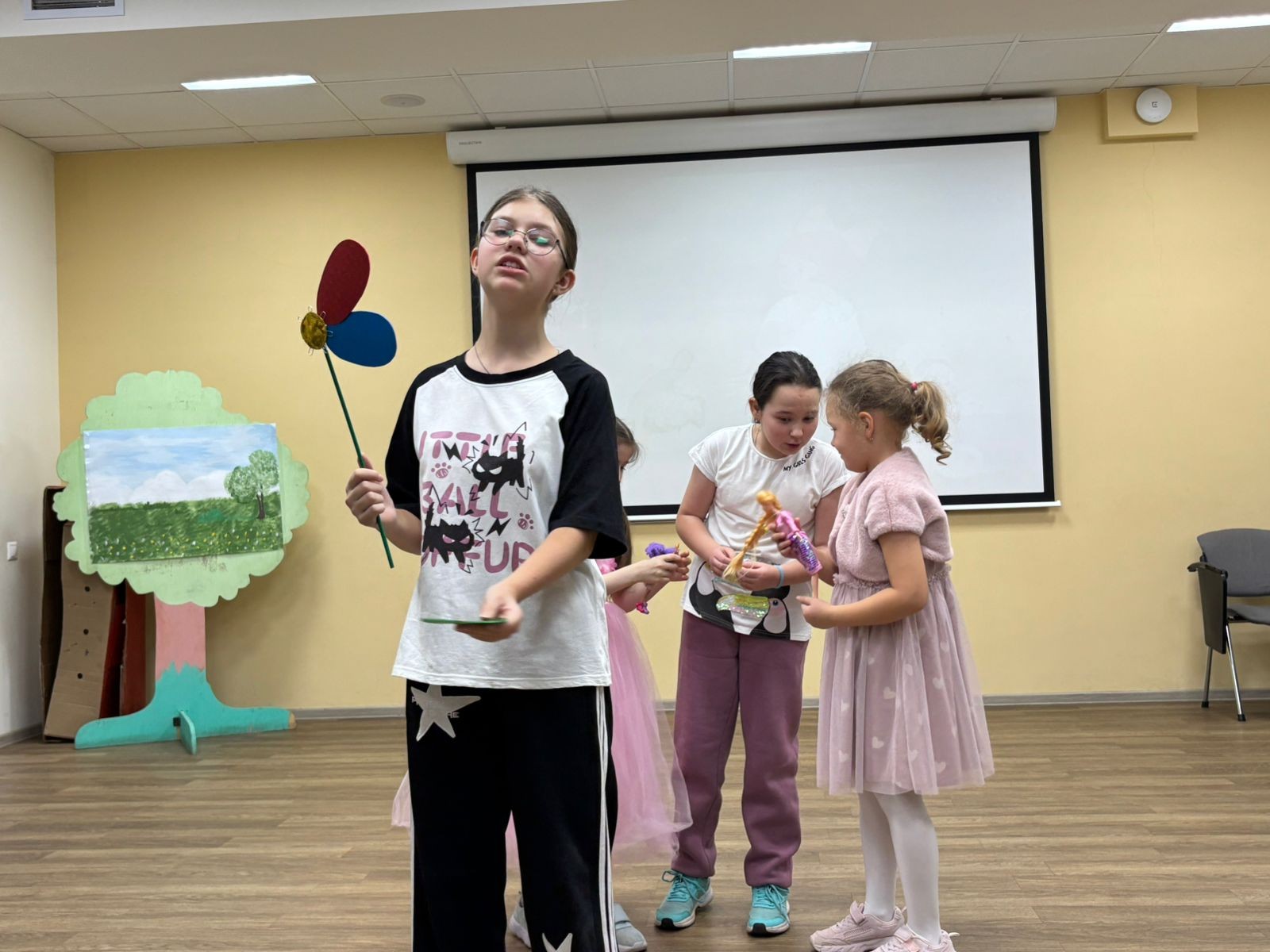 Репетиции в детском театре КФУ 'Радуга' продолжаются Репетиции в детском театре КФУ 'Радуга' продолжаются