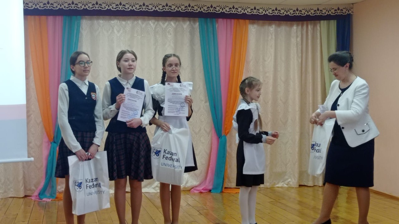 Без тарихта эзлебез... Без тарихта эзлебез...