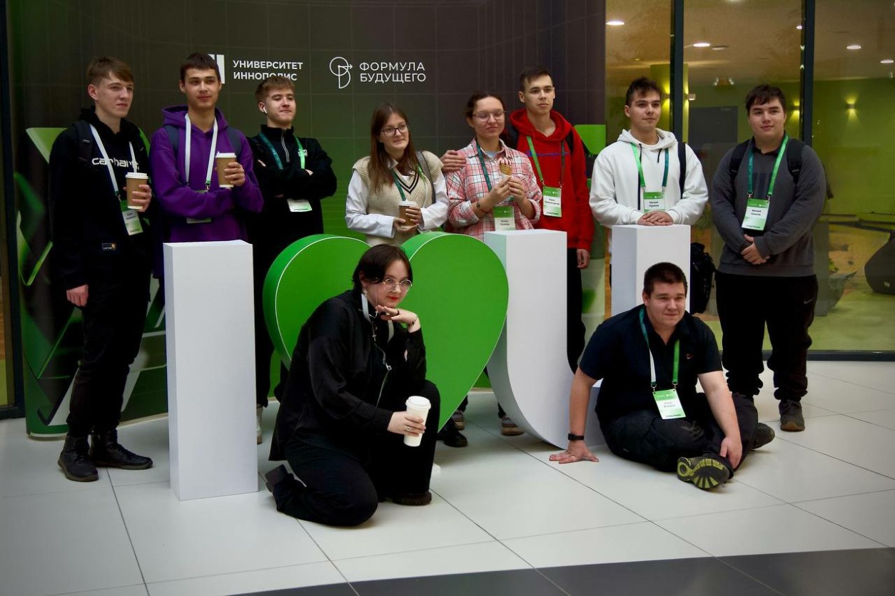 Студенты института и колледжа, обучающиеся школы 'Университетская' Елабужского института КФУ посетили республиканский фестиваль Студенты института и колледжа, обучающиеся школы 'Университетская' Елабужского института КФУ посетили республиканский фестиваль