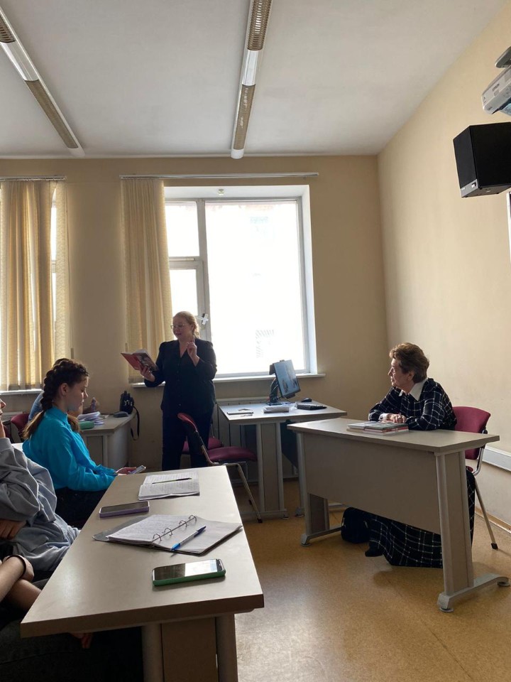 Институтыбызда прозаиклар белән очрашу үткәрелде Институтыбызда прозаиклар белән очрашу үткәрелде