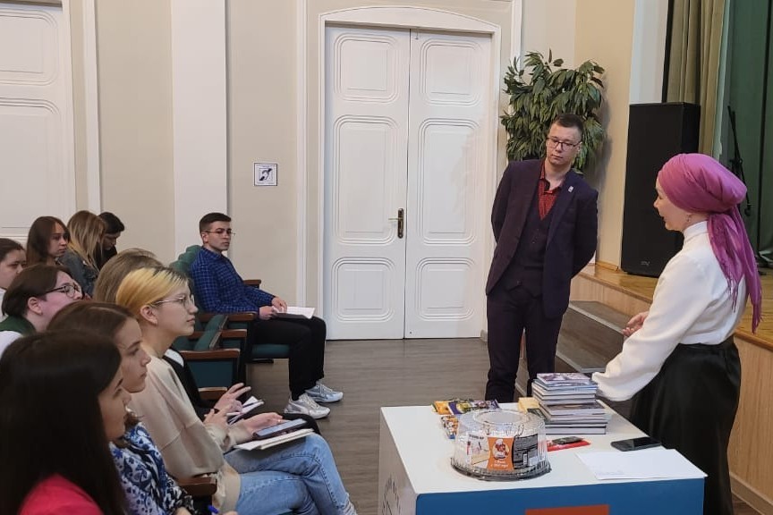 В Елабужском институте отпраздновали День Родного языка и День рождения Габдуллы Тукая В Елабужском институте отпраздновали День Родного языка и День рождения Габдуллы Тукая