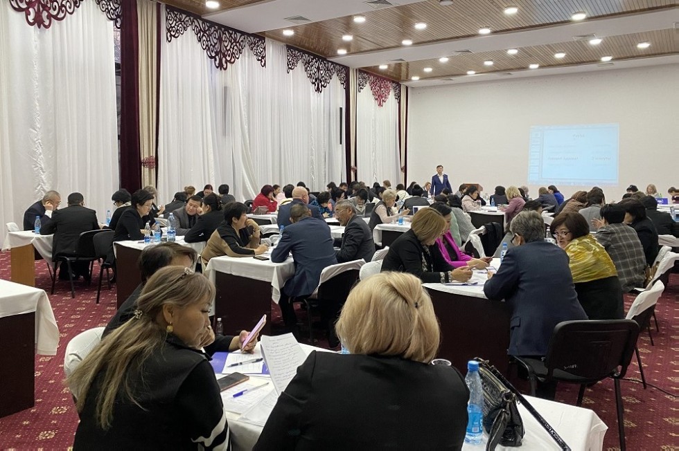 Завершились курсы повышения квалификации 'Теория и практика эффективного менеджмента образовательной организации' для директоров школ г. Бишкека, Республика Кыргызстан Завершились курсы повышения квалификации 'Теория и практика эффективного менеджмента образовательной организации' для директоров школ г. Бишкека, Республика Кыргызстан