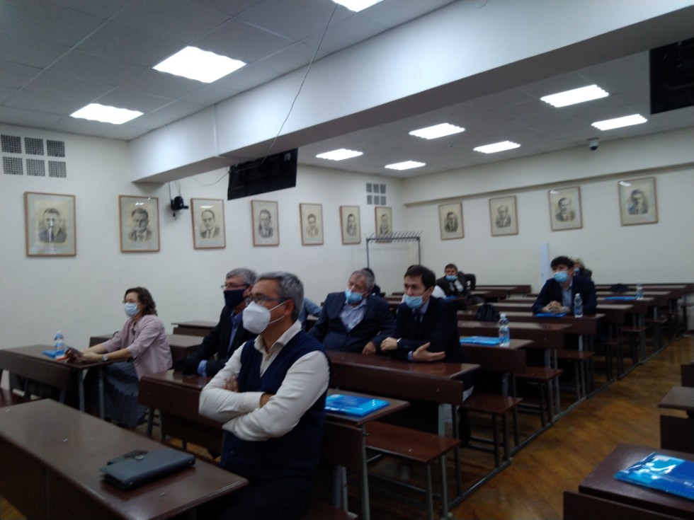 Семинар по программе магистратуры 'Геометрия и ее приложения' Семинар по программе магистратуры 'Геометрия и ее приложения'