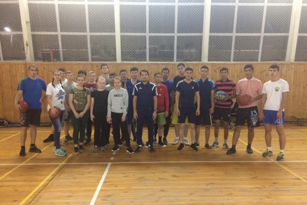 Первокурсники продолжают состязаться в различных видах спорта Первокурсники продолжают состязаться в различных видах спорта