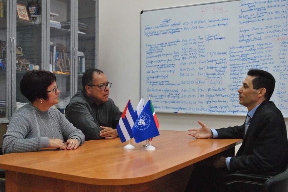 Специалисты из одиннадцати городов России и Кубы обучились в КФУ Специалисты из одиннадцати городов России и Кубы обучились в КФУ