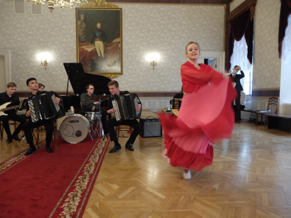 ����������� ����� ������ 8 �����.