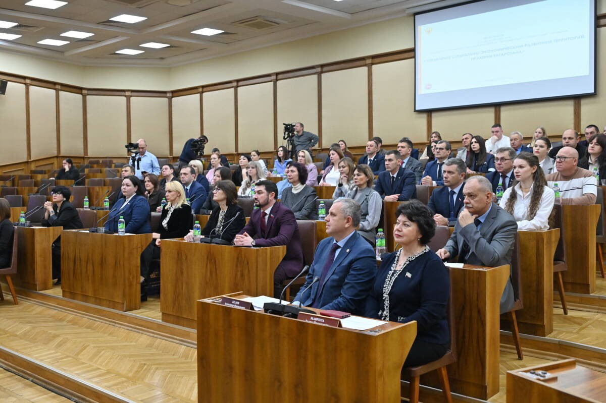 Первая образовательная программа для служащих новых регионов страны открылась в Государственном Совете Первая образовательная программа для служащих новых регионов страны открылась в Государственном Совете