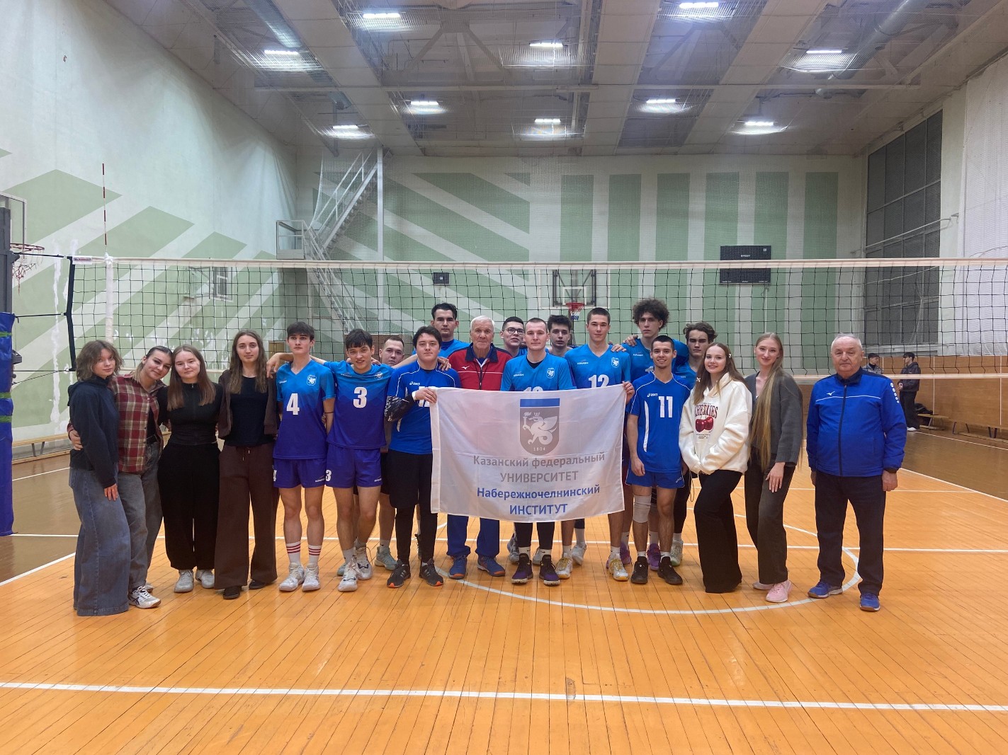 Наша волейбольная команда ? чемпионы зоны Наша волейбольная команда ? чемпионы зоны