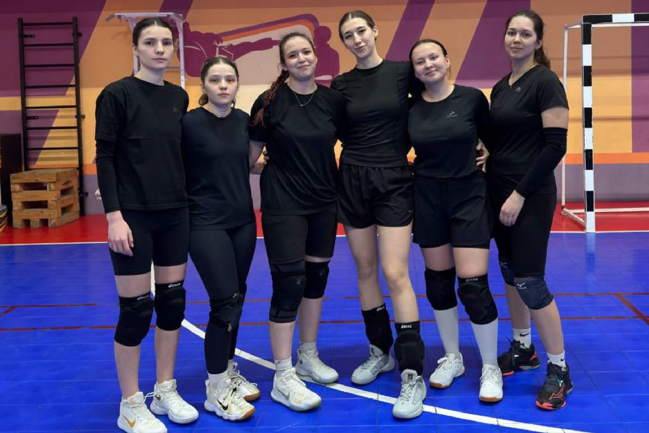 Женская волейбольная команда Елабужского института КФУ одержала две победы в финале Кубка 'Динамо' Женская волейбольная команда Елабужского института КФУ одержала две победы в финале Кубка 'Динамо'