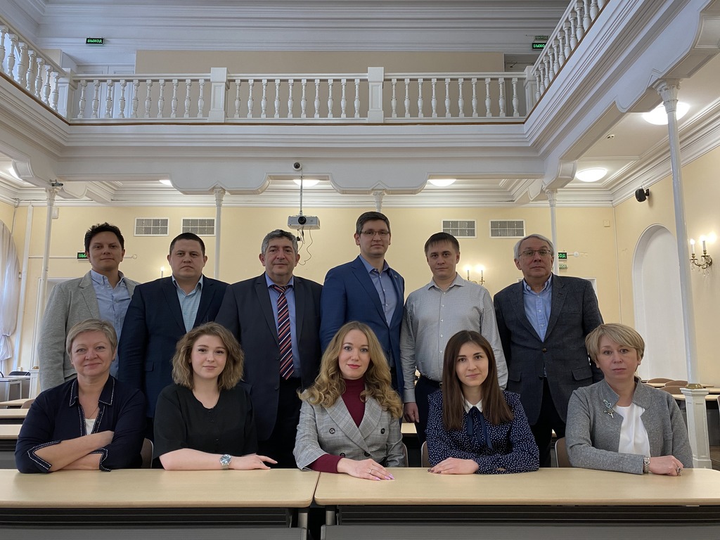 � �������