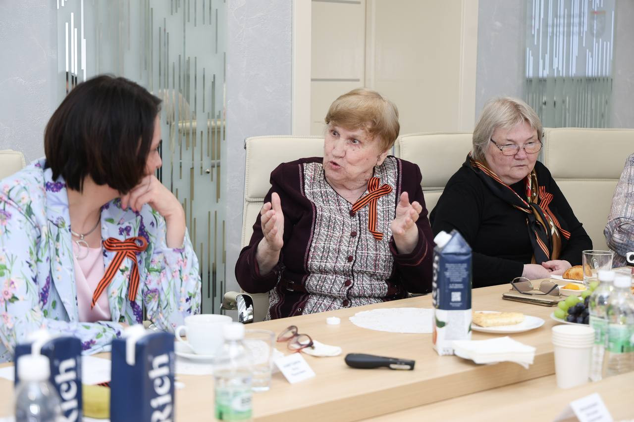 Meeting with veterans of the Institute