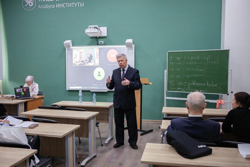 XII Международная тюркологическая конференция проходит в Елабужском институте КФУ XII Международная тюркологическая конференция проходит в Елабужском институте КФУ