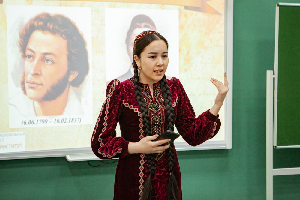 'Пушкин и Тукай ? два солнца поэзии': литературная гостиная в Елабужском институте КФУ 'Пушкин и Тукай ? два солнца поэзии': литературная гостиная в Елабужском институте КФУ