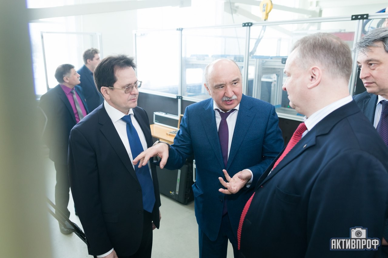 �������� ����� � �������������� ������