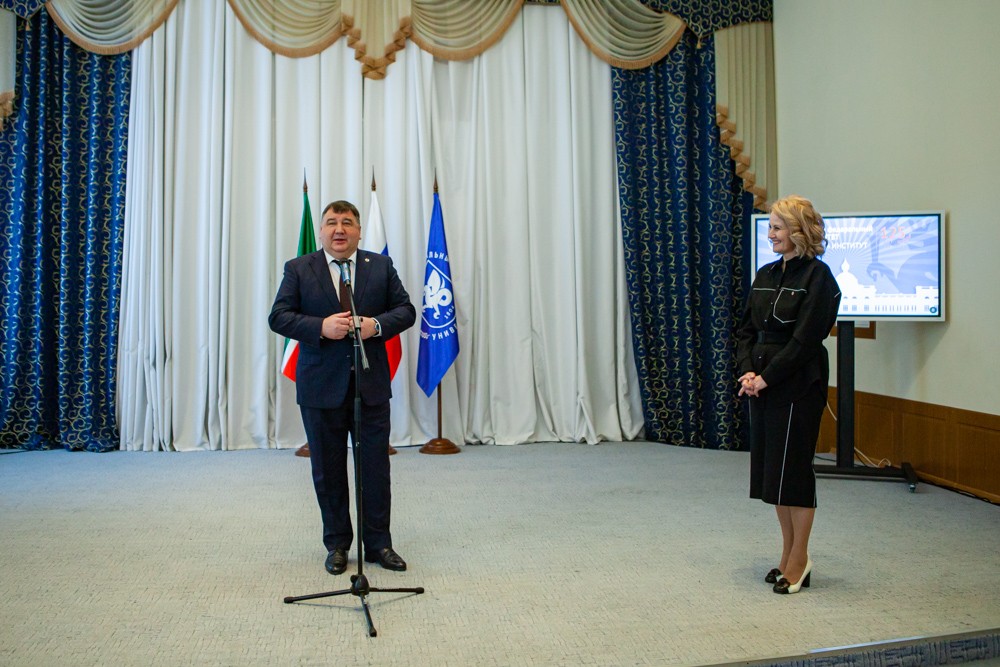 Елабужский институт отметил 125-летие императорским балом Елабужский институт отметил 125-летие императорским балом