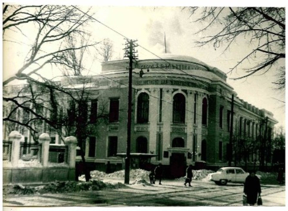 'Ничто на свете не кончается' 'Ничто на свете не кончается'