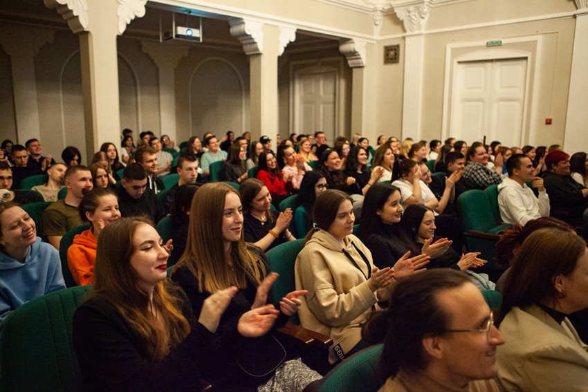 Стали известны победители КВН на кубок директора Елабужского института Стали известны победители КВН на кубок директора Елабужского института