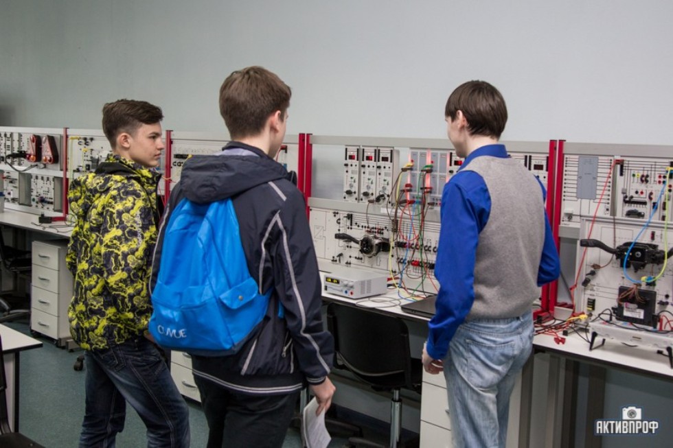 В Набережночелнинском институте КФУ состоялось открытие Фестиваля 'Ночь науки' В Набережночелнинском институте КФУ состоялось открытие Фестиваля 'Ночь науки'