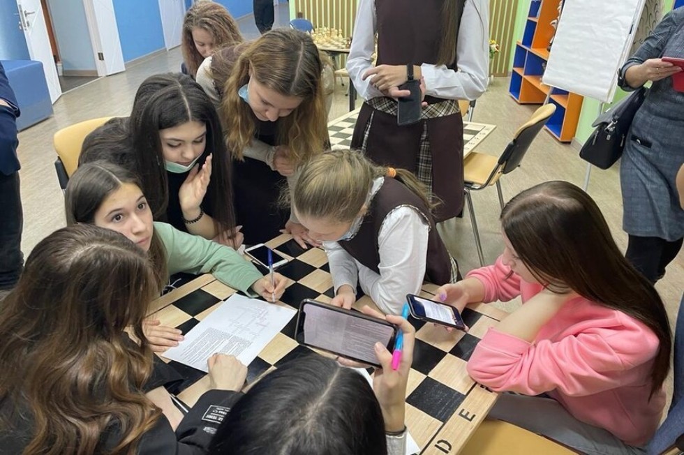 Преподаватели Елабужского института организовали квест для выпускников средних общеобразовательных школ и СПО на базе ДНК им. К.А. Валиева Преподаватели Елабужского института организовали квест для выпускников средних общеобразовательных школ и СПО на базе ДНК им. К.А. Валиева