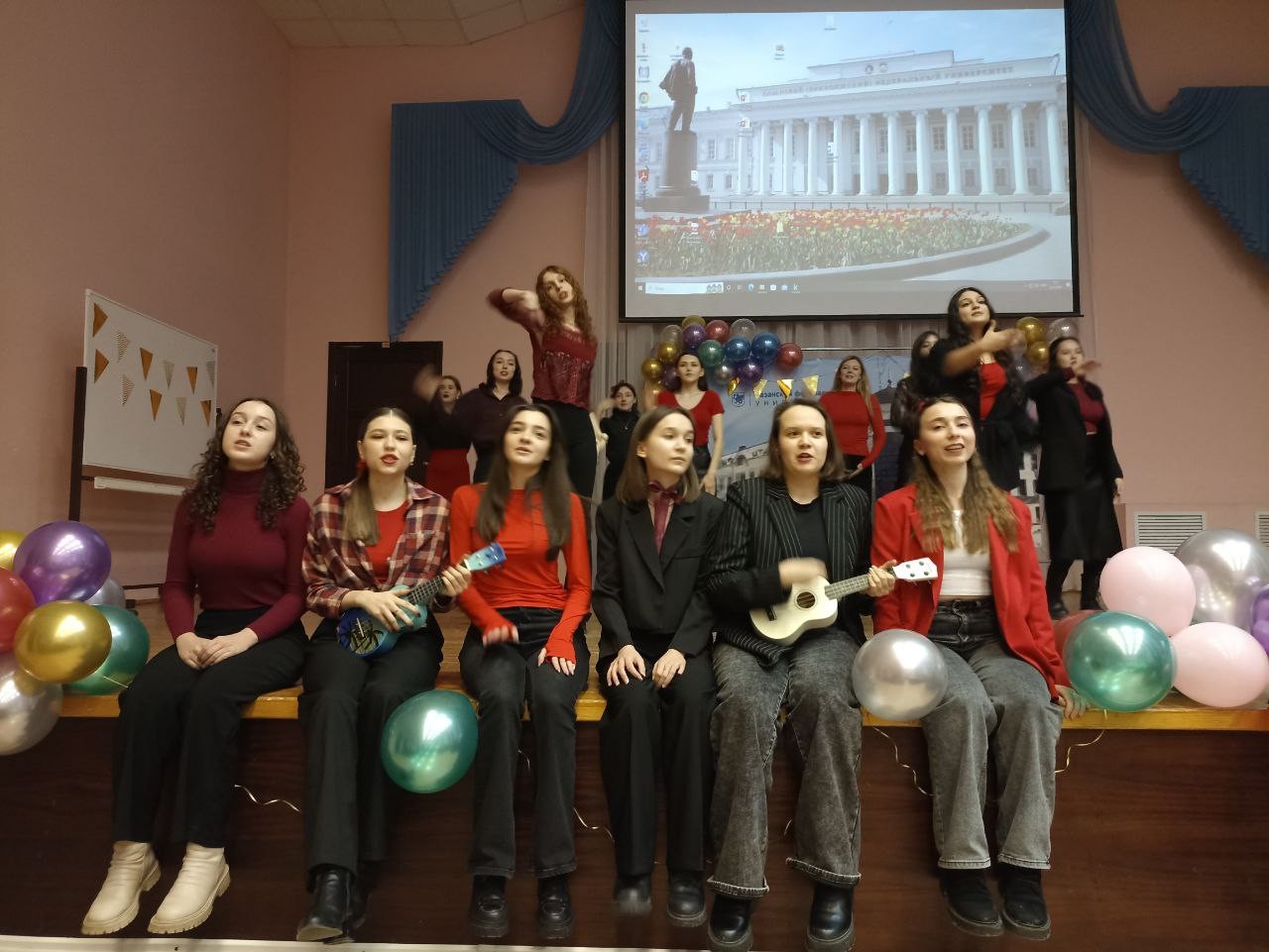 Фестиваль песни на иностранном языке: Музыка объединяет сердца! Фестиваль песни на иностранном языке: Музыка объединяет сердца!