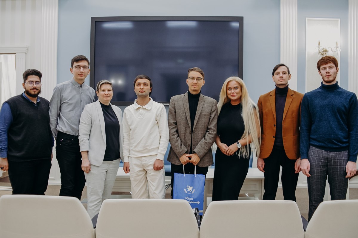 Победители V Международной исторической школы Российского исторического общества встретились проректором по внешним связям КФУ Т.Б.Алишевым Победители V Международной исторической школы Российского исторического общества встретились проректором по внешним связям КФУ Т.Б.Алишевым