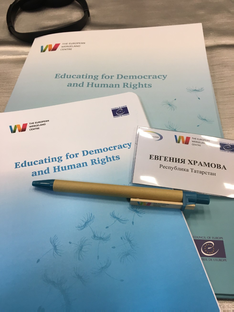 ����������