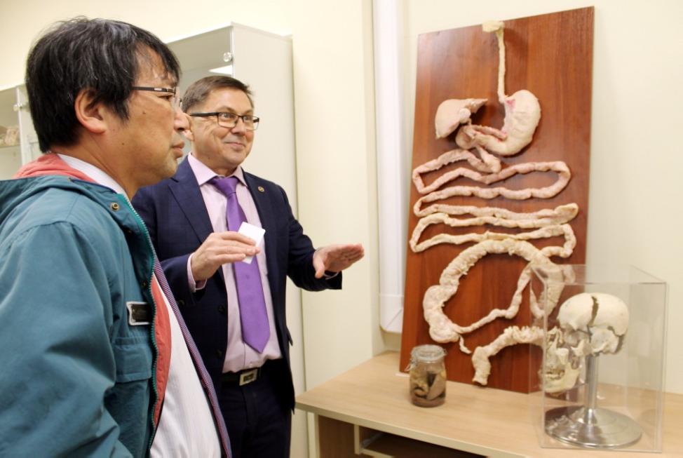 КФУ и японский Университет Ниигата подписали соглашение, предусматривающее академический обмен студентами медицинских специальностей КФУ и японский Университет Ниигата подписали соглашение, предусматривающее академический обмен студентами медицинских специальностей