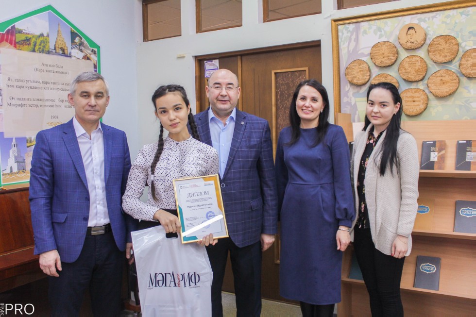 'Туган тел' олимпиадасының җиңүчеләрен бүләкләү 'Туган тел' олимпиадасының җиңүчеләрен бүләкләү