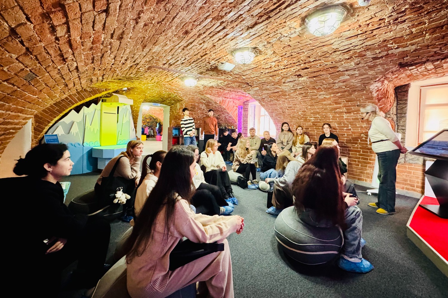 Студенты посетили детский музейный центр 'Эврика' в Елабуге Студенты посетили детский музейный центр 'Эврика' в Елабуге