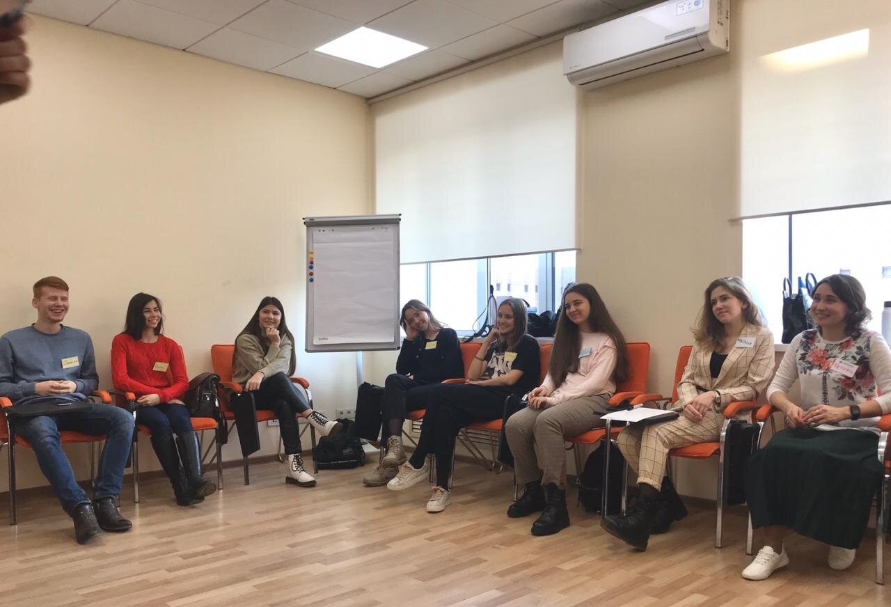 Академические лидеры ИУЭФ стали участниками тренинга публичных выступлений от Сбербанка Академические лидеры ИУЭФ стали участниками тренинга публичных выступлений от Сбербанка