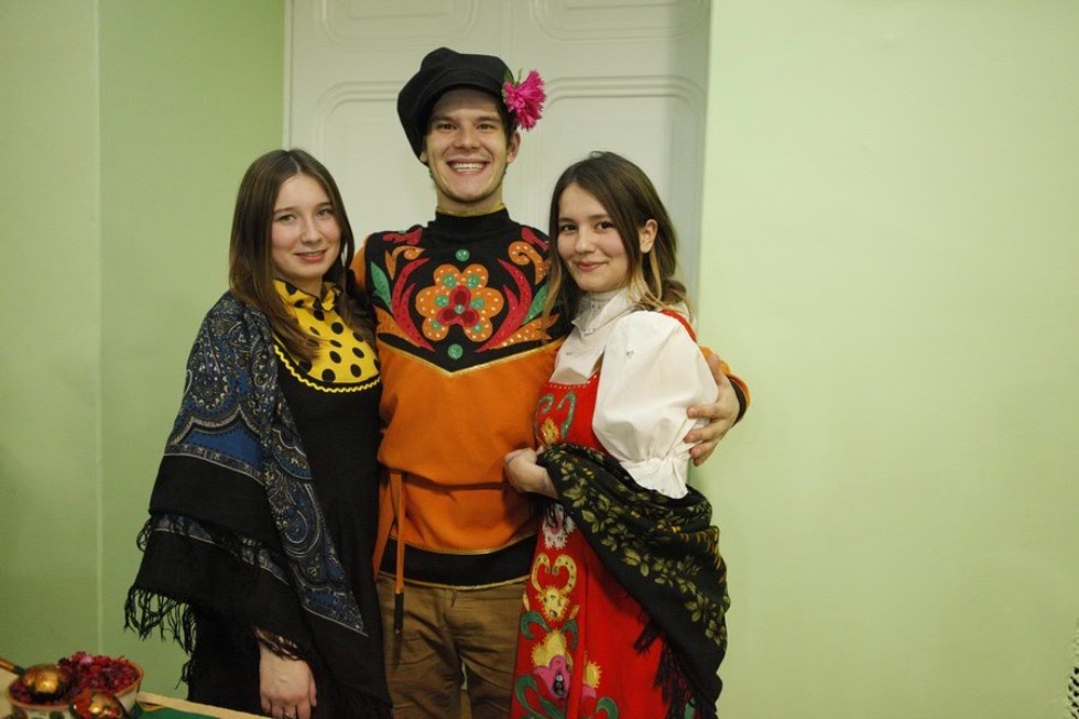 Фестиваль дружбы народов прошел в Елабужском институте КФУ Фестиваль дружбы народов прошел в Елабужском институте КФУ