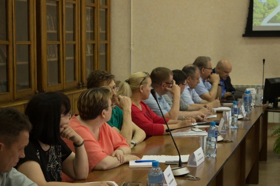 В Елабужском институте КФУ состоялось обсуждение дорожной карты вуза В Елабужском институте КФУ состоялось обсуждение дорожной карты вуза