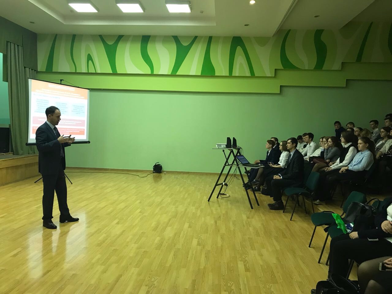 ������������������ ������ � ��������� ����� � 175 �. ������