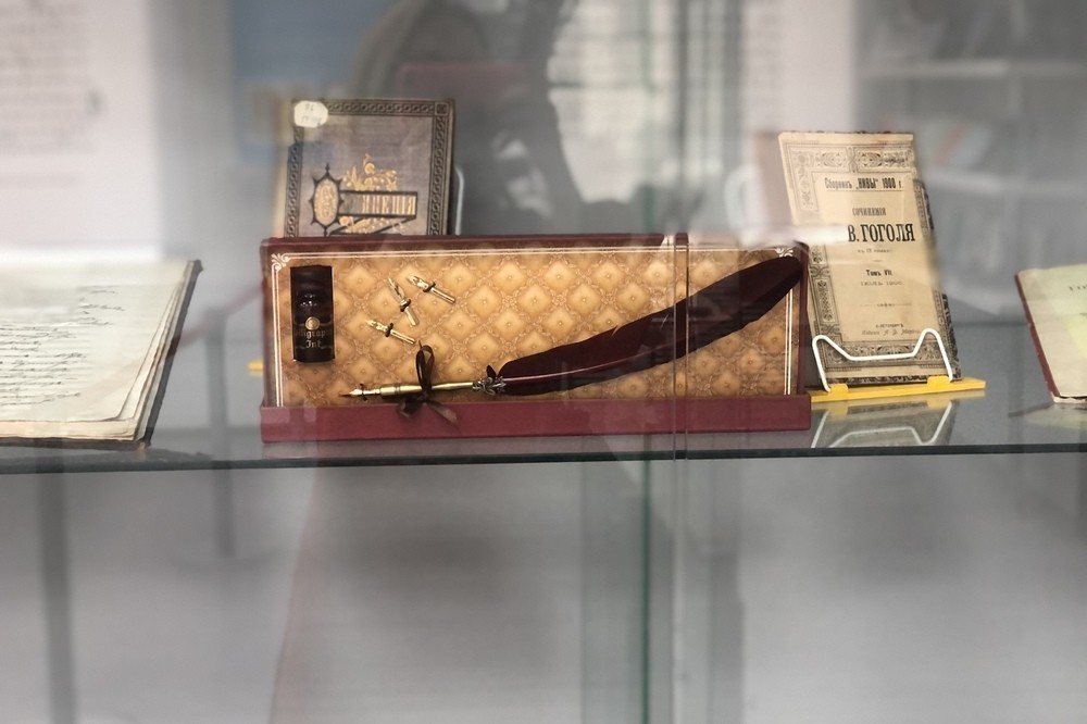 Студенты группы 3316Л отделения иностранных языков посетили Музей книги Елабужского института Студенты группы 3316Л отделения иностранных языков посетили Музей книги Елабужского института