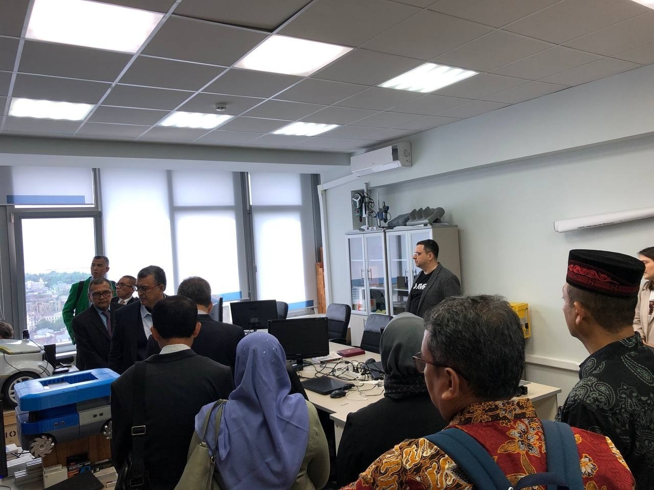 Delegation from Indonesia visited Laboratory of Intelligent Robotics Systems ,ITIS, LIRS, robotics