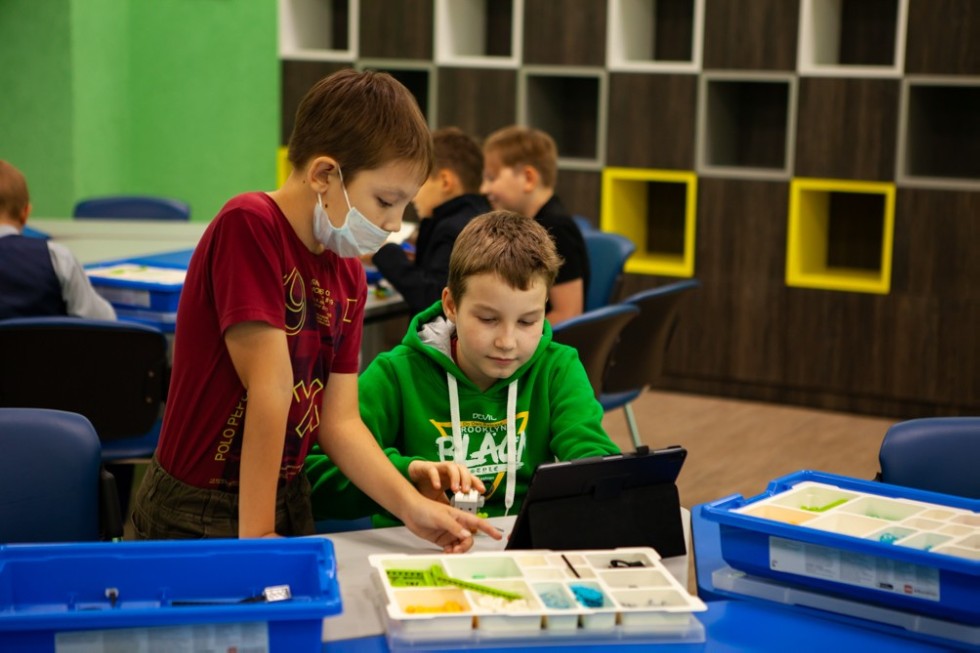 ����������