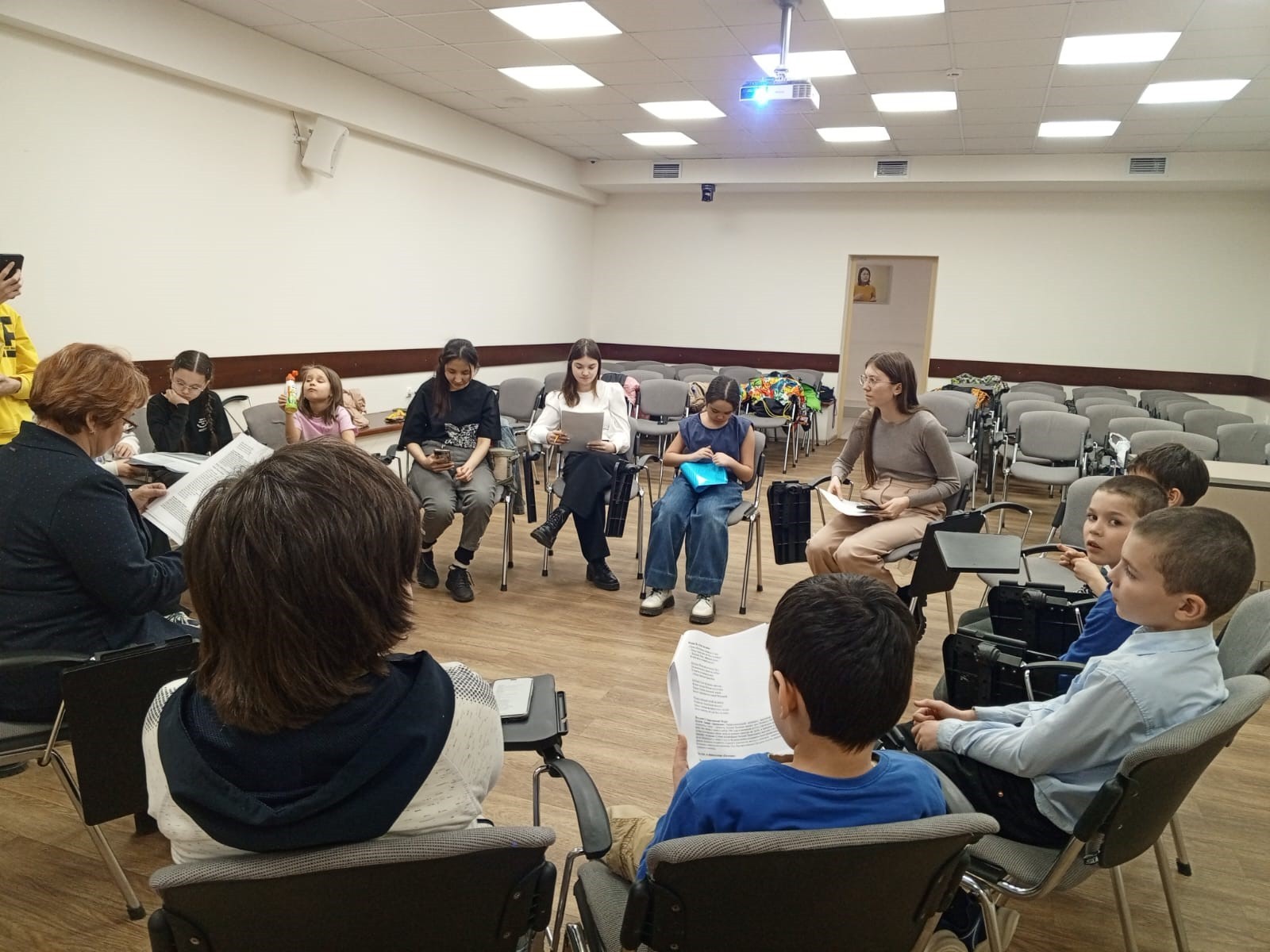 Репетиция спектакля в детском театре КФУ 'Радуга'. посвященного 80-летию Великой Победы, Году Защитника Отечества в Российской Федерации, Дню Победы 9 Мая, 220-летию Казанского университета Репетиция спектакля в детском театре КФУ 'Радуга'. посвященного 80-летию Великой Победы, Году Защитника Отечества в Российской Федерации, Дню Победы 9 Мая, 220-летию Казанского университета