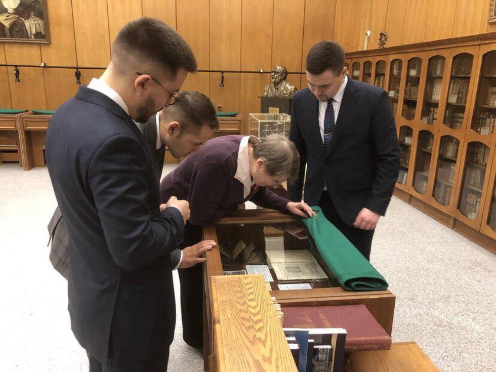 ������� ����� � ����� (�) ��� ��